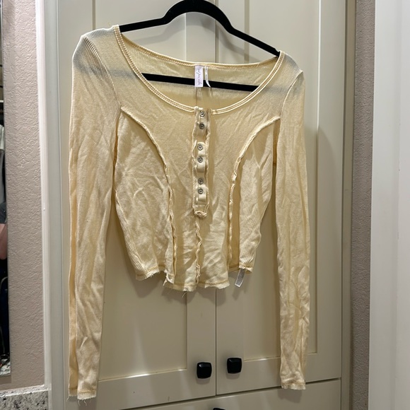 Urban Outfitters - Picture 1 of 6